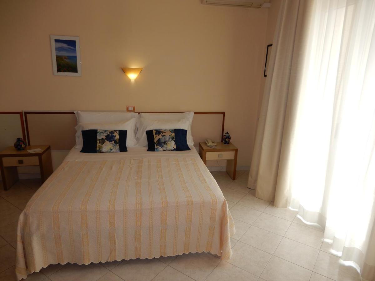 Hotel San Giorgio ヴァスト エクステリア 写真