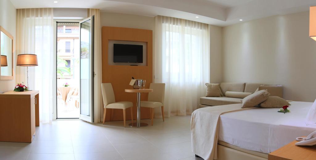 Hotel San Giorgio ヴァスト 部屋 写真